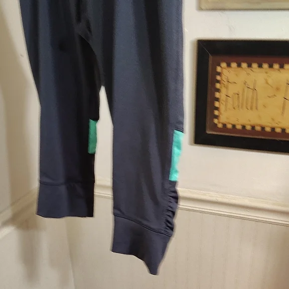 BCG Green and Black Athletic Leggings - Picture 5 of 7